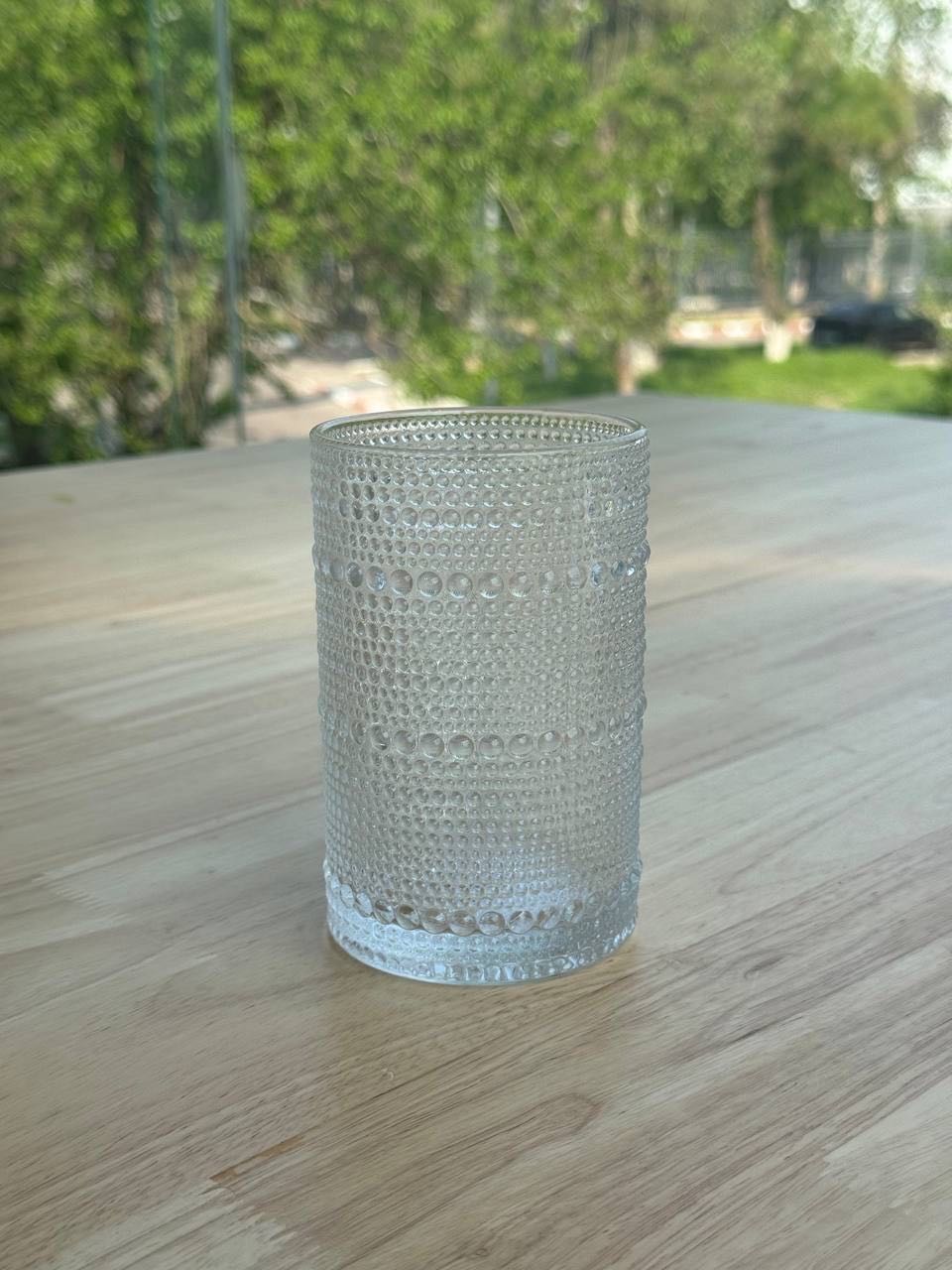 Стеклянный стакан с рельефным узором из точек 300ml, модель GLS4