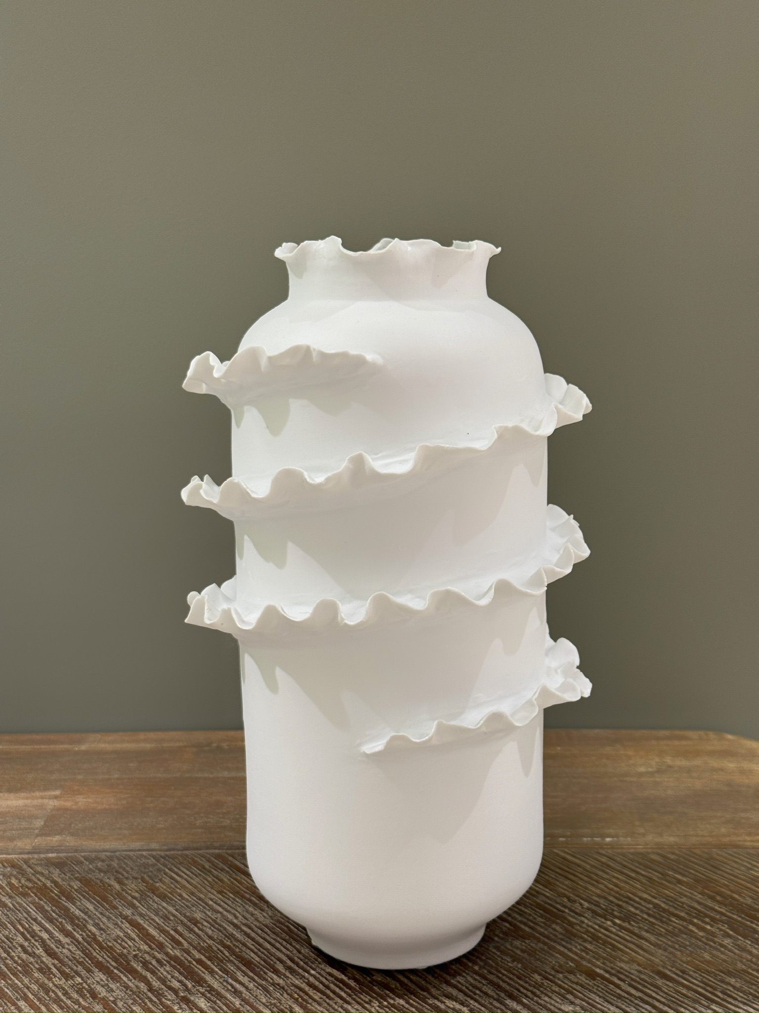 Керамическая ваза ручной работы в форме ребристой башни X-VASE-Y3