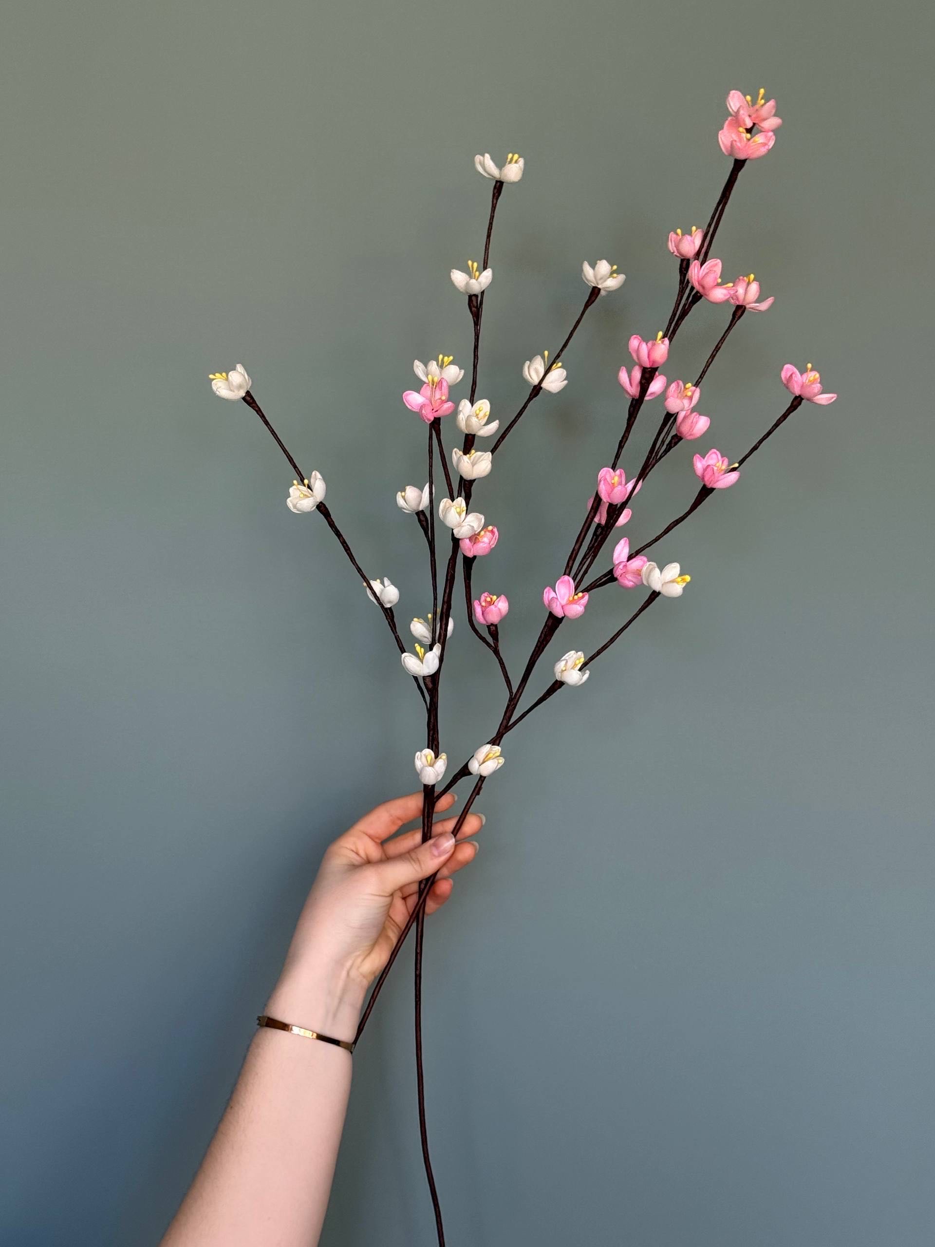 Ветка крафтовых мини цветочков Forsythia (в двух цветах)