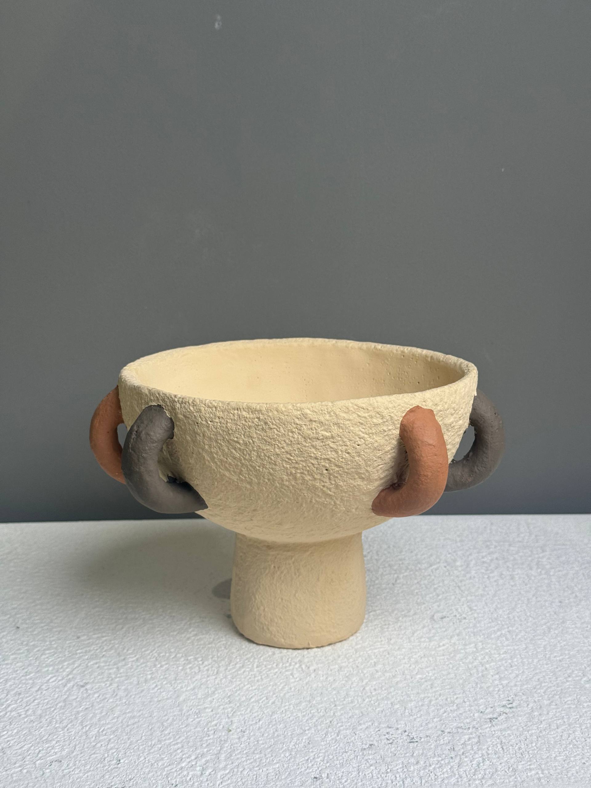 Дизайнерска Ваза от Florenco, в виде чаши X-VASE24