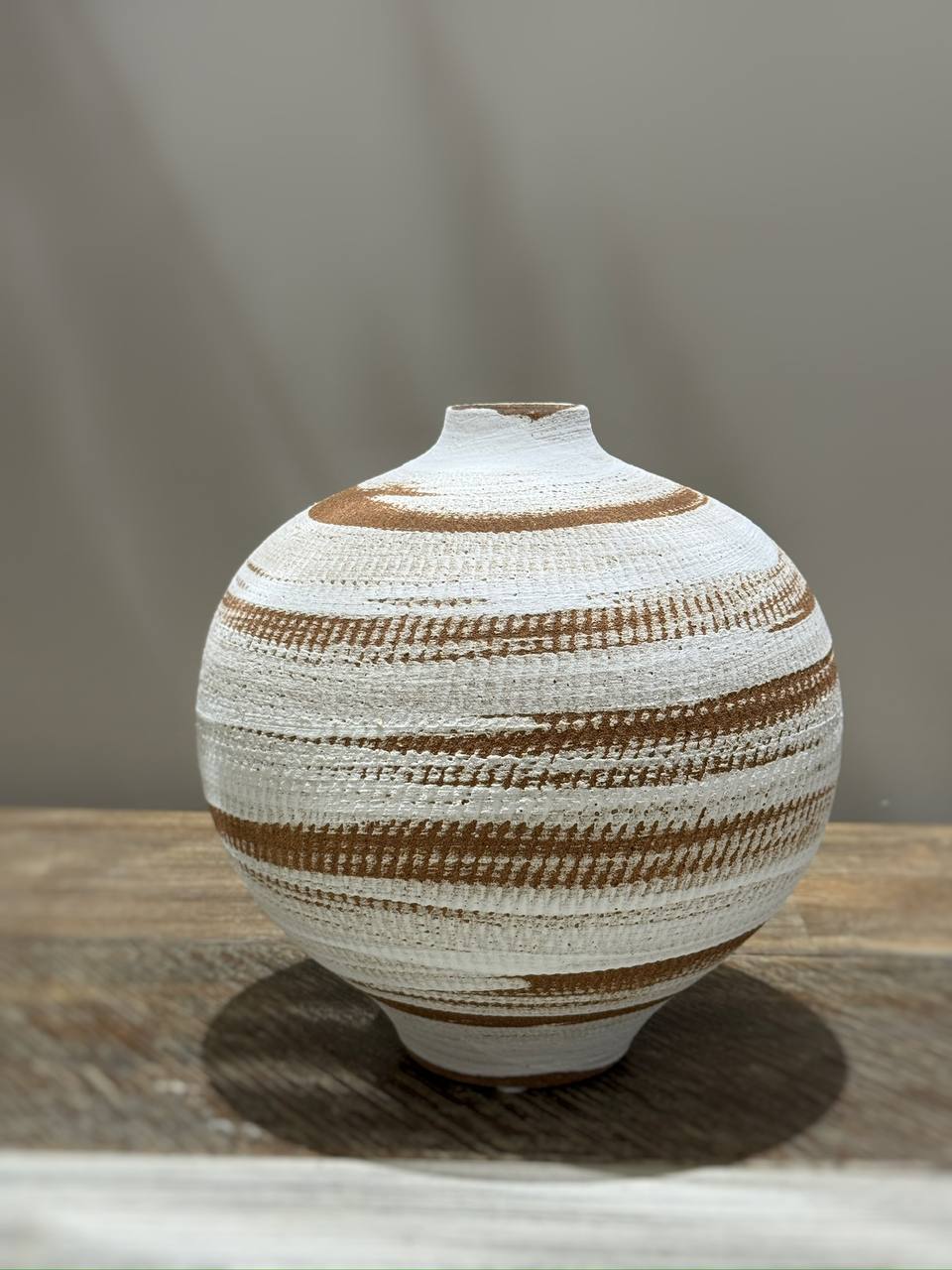 Керамическая дизайнерская ваза X-VASE-V24