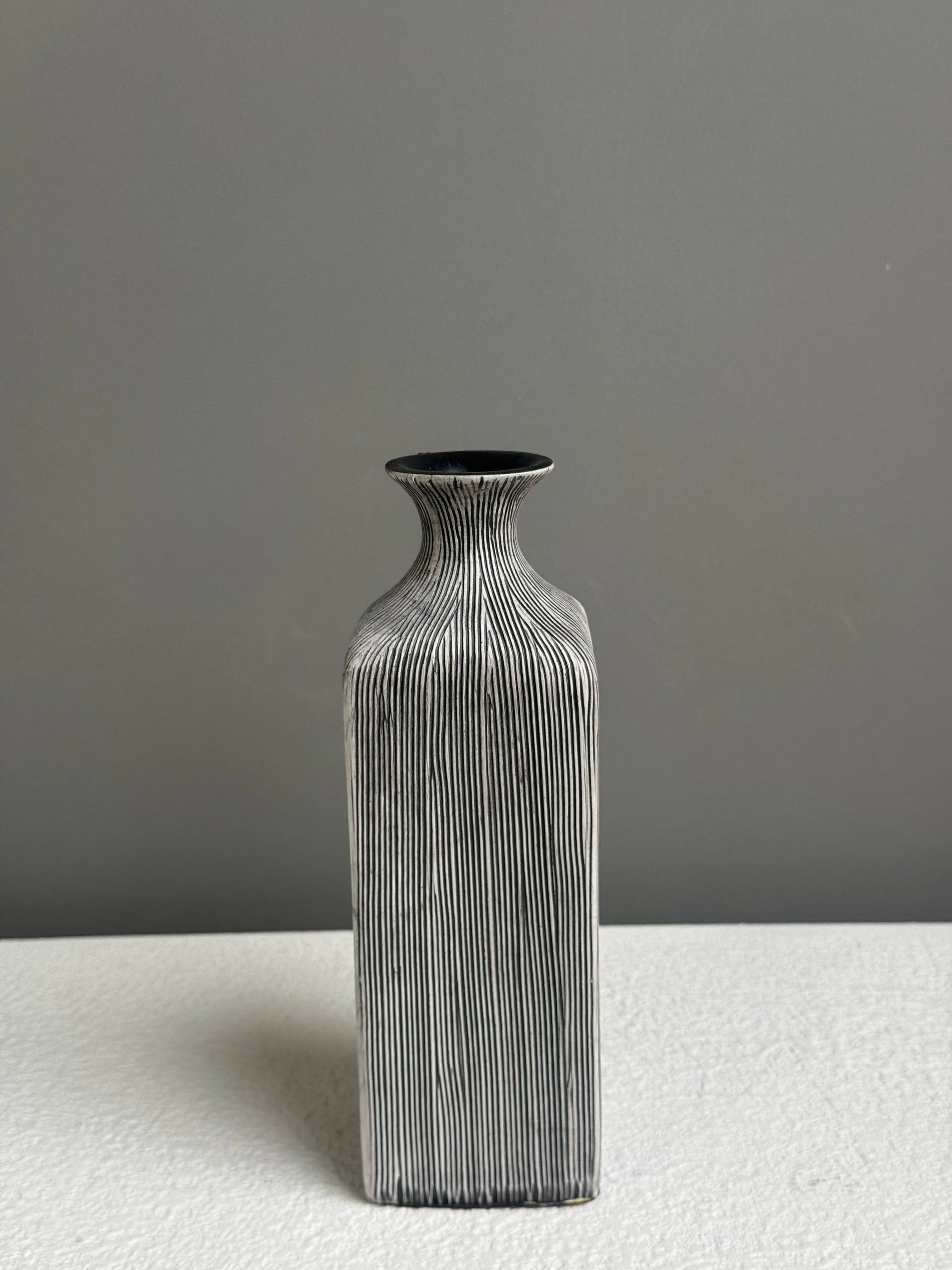 Декоративные вазы Linea Stone (Модель А) X-VASE8A