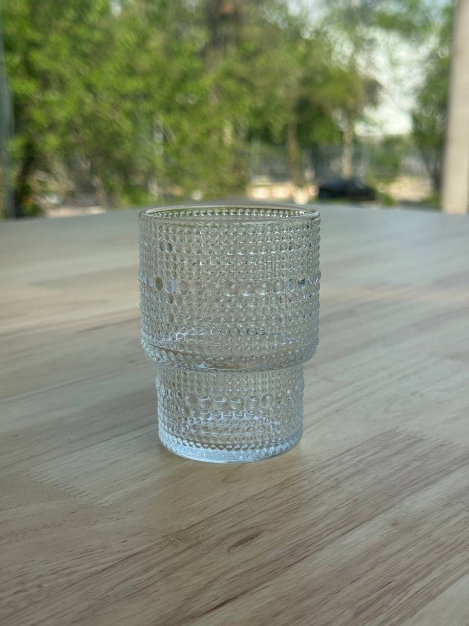 Небольшой стеклянный стакан с рельефным узором из точек 150ml, модель GLS2A