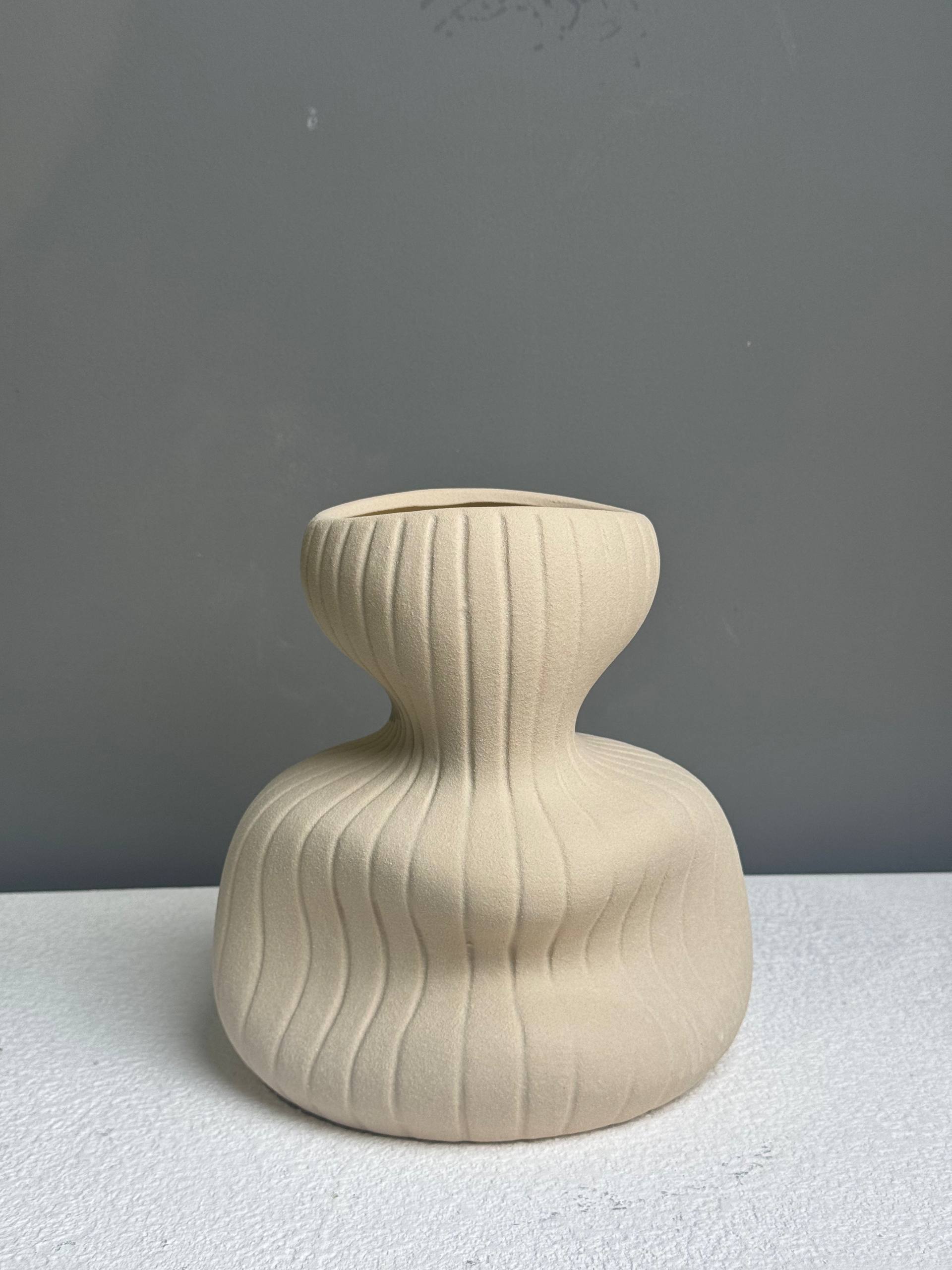 Ваза Florenco, бежевая кудрявая с полосками X-VASE25