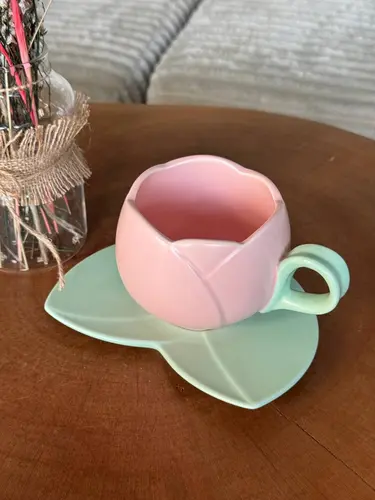 Tulip-shaped Mug with Saucer, model X-CC4