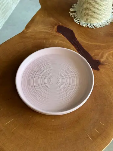 MPL54A kulrang-pushti rangli interyer lagan-patnis (26×3 sm)