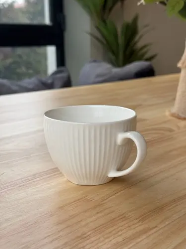 «Scandi Line» relyefli idishlar to'plami: chashka va likopcha (250ml) X-MPL76