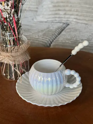 Pearly Cup with Spoon and Saucer, model X-CC1B