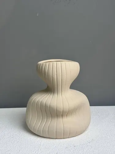 Florenco bej rangli to'lqinsimon chiziqli vaza X-VASE25